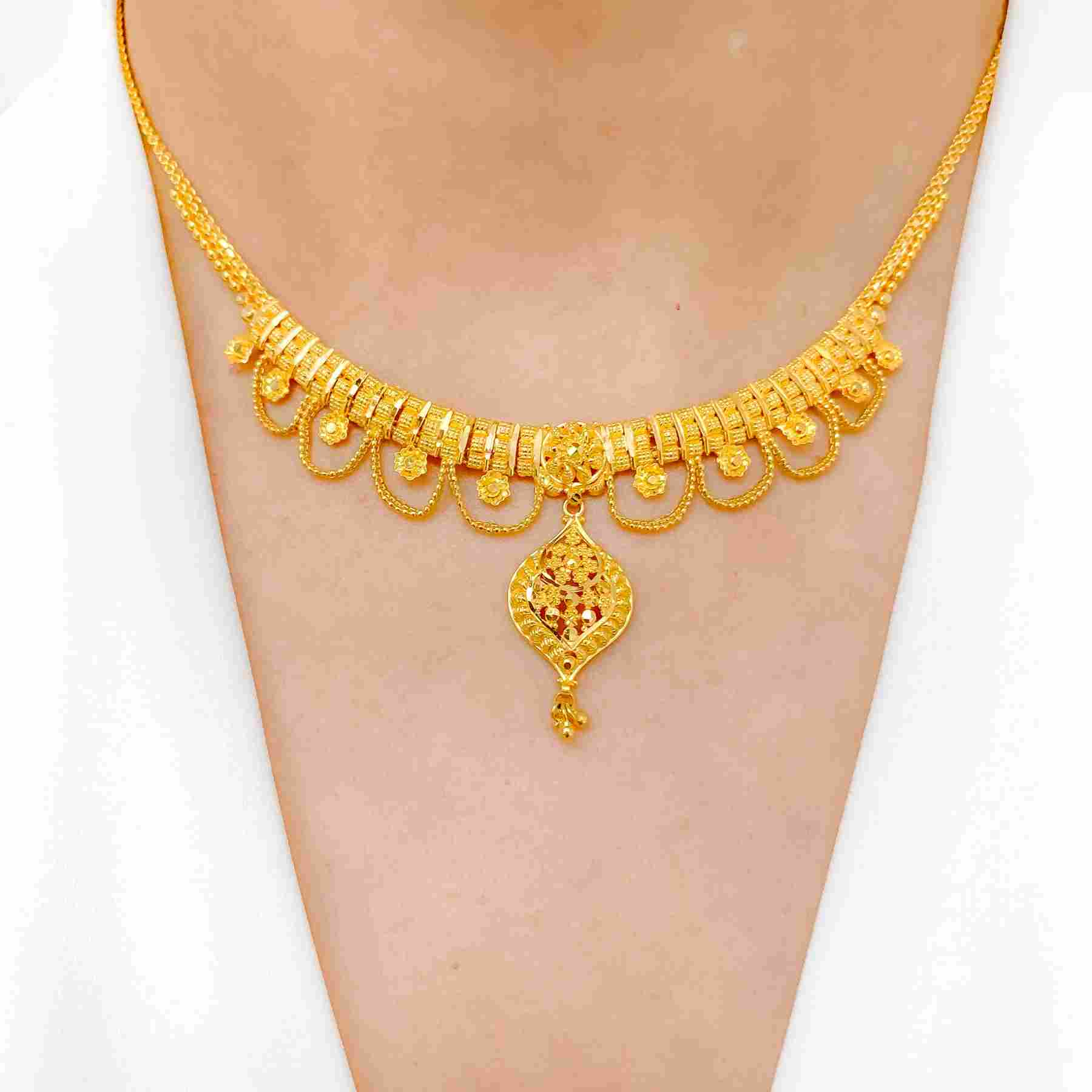 Wedding Gold Necklace Design : हलके वजन में नेकलेस