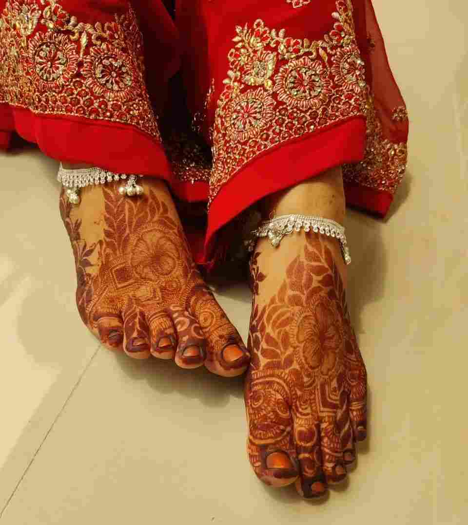 Henna designs for legs and feet simple