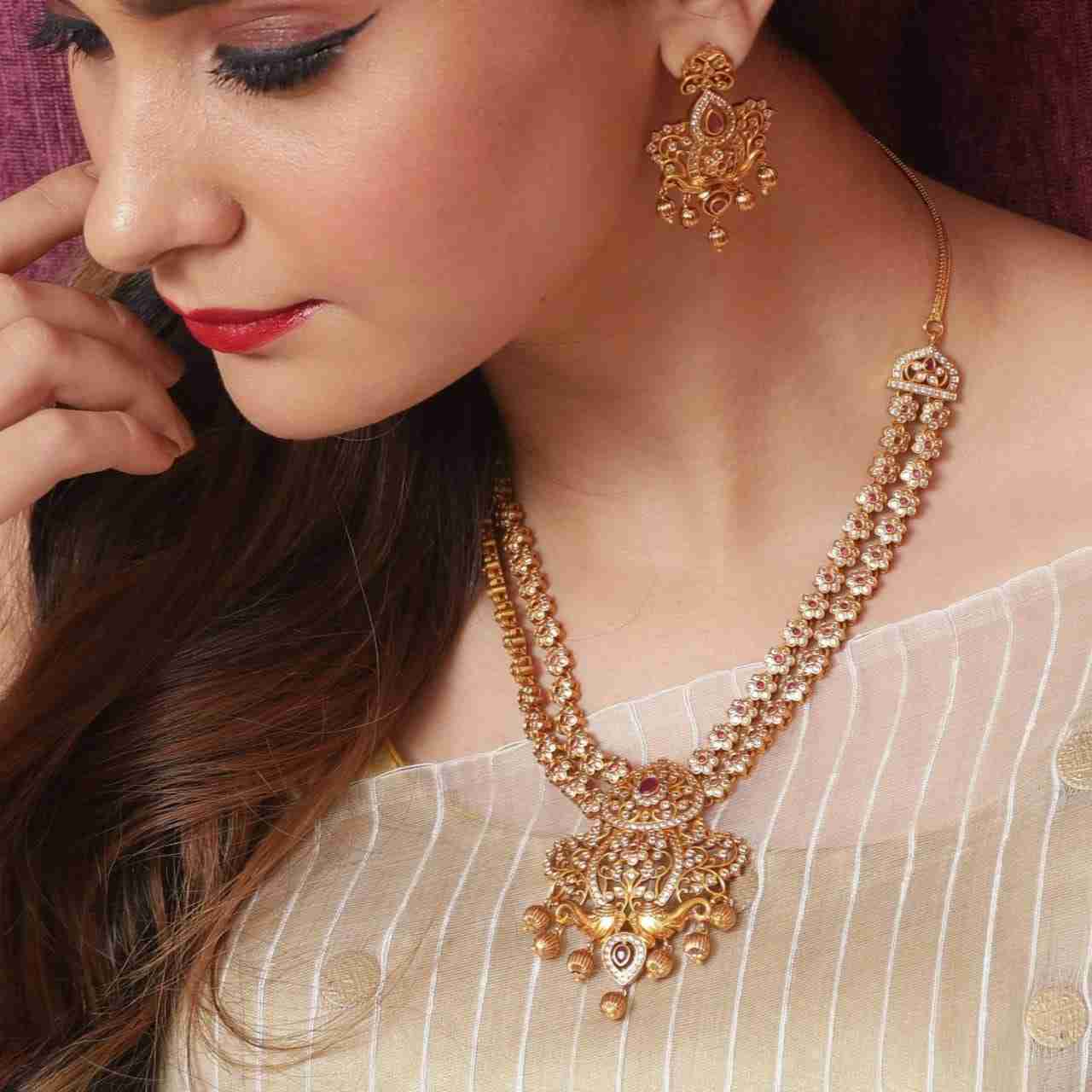 Simple Rani Haar designs in Gold