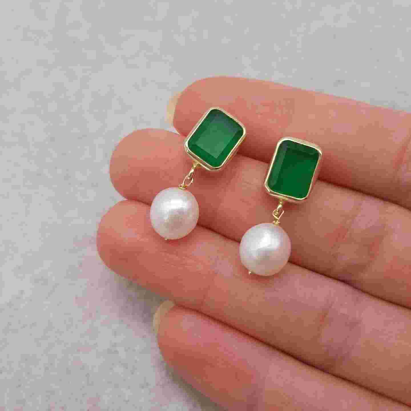 Earrings For daily Use in Gold